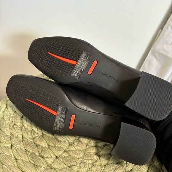 NWOB Rockport Total Motion Esma Black  Leather Square Croc Toe Heel Loafers - Picture 8 of 8